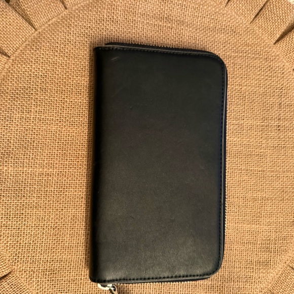 Vera Bradley Black Zip Wallet - Picture 3 of 6